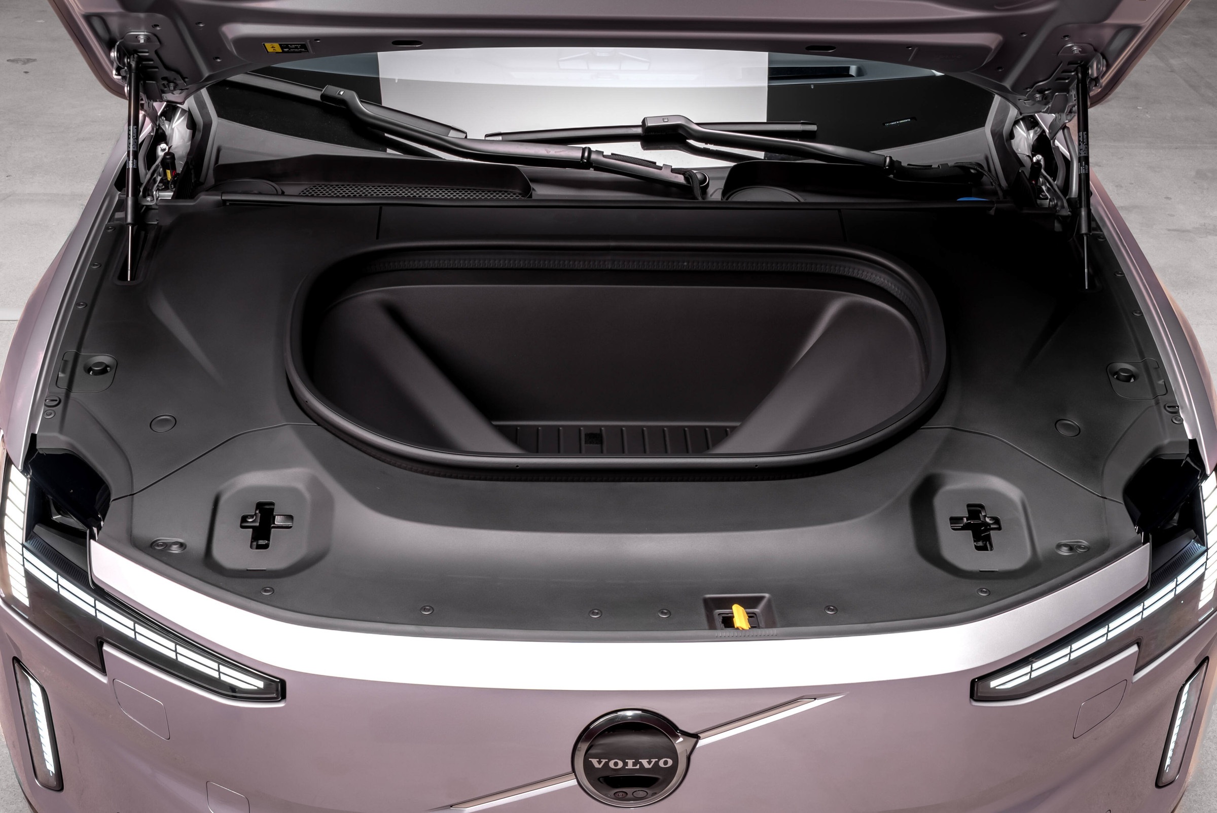 View - Không phải sedan, cũng không hẳn SUV, Volvo ES90 mở lối đi riêng | Báo Dân trí