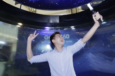 Hào hứng chia sẻ hình ảnh đón bão tuyết tại Galaxy Studio