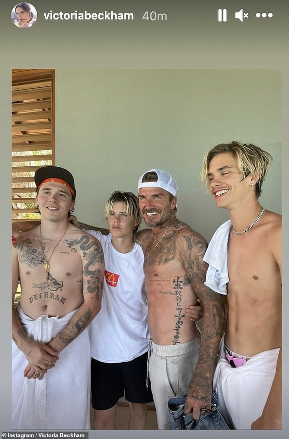 David Beckham và các con cùng khoe hình xăm - 3 David Beckham và các con cùng khoe hình xăm - 3
