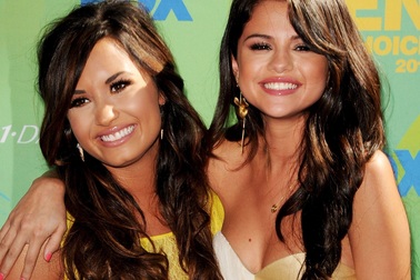 Demi Lovato tuyên bố không phải là bạn của Selena Gomez