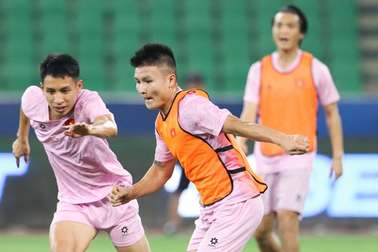 Đội tuyển Việt Nam luyện chiến thuật, tự tin đánh bại Iraq