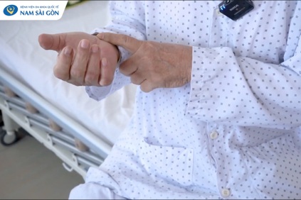 Cụ ông nguy cơ liệt tứ chi do chẩn đoán nhầm bệnh