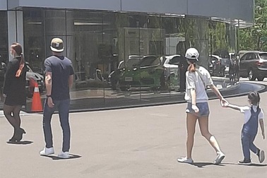 Hình ảnh hiếm hoi của Lâm Tâm Như và Hoắc Kiến Hoa bên con gái