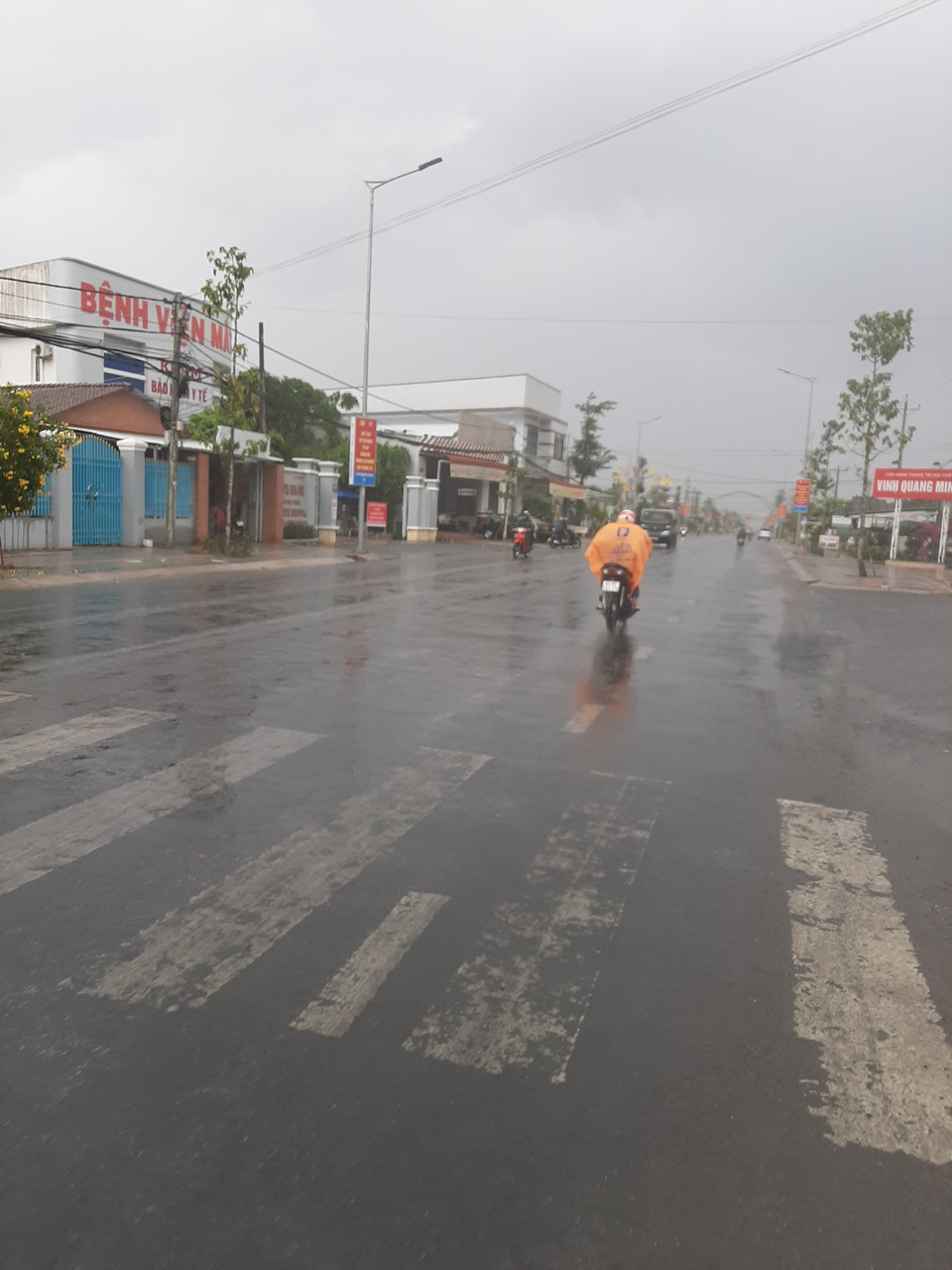 “Mưa vàng” giải nhiệt khắp Miền Tây sau bao ngày nắng hạn - 20 “Mưa vàng” giải nhiệt khắp Miền Tây sau bao ngày nắng hạn - 20