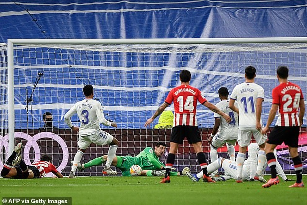 Real Madrid dẫn đầu La Liga, hơn Barcelona 13 điểm - 4 Real Madrid dẫn đầu La Liga, hơn Barcelona 13 điểm - 4