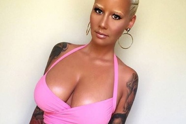 Vũ nữ Amber Rose tiết lộ bị Kanye West "hạ nhục"