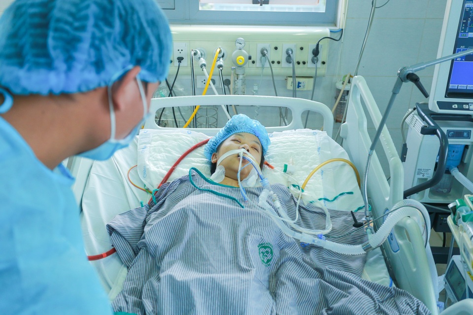 Hài nhi ngừng tim 10 phút, bạn đọc giúp đỡ 1,2 tỉ đồng cứu sản phụ - 7 Hài nhi ngừng tim 10 phút, bạn đọc giúp đỡ 1,2 tỉ đồng cứu sản phụ - 7