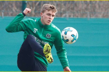 Cầu thủ thi đấu ở Đức dương tính với virus corona