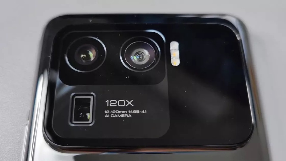 Lộ ảnh và video thực tế smartphone Mi 11 Ultra với tính năng độc đáo - 2 Lộ ảnh và video thực tế smartphone Mi 11 Ultra với tính năng độc đáo - 2