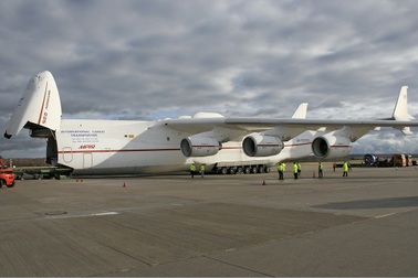 Máy bay lớn nhất thế giới thực hiện chuyến giao hàng qua 3 châu lục