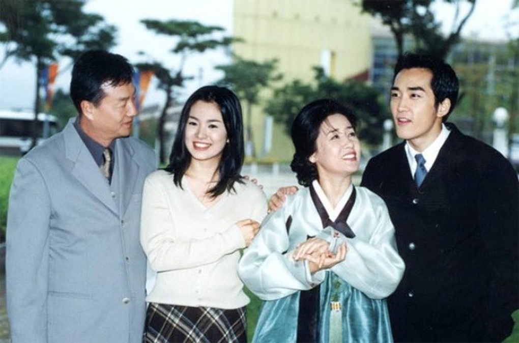 Hai cuộc hôn nhân thiếu hạnh phúc của minh tinh Trái tim mùa thu - 2 Hai cuộc hôn nhân thiếu hạnh phúc của minh tinh Trái tim mùa thu - 2