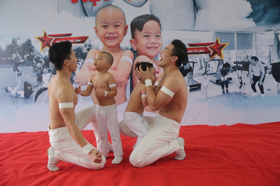 Con trai 3 tuổi của Quốc Cơ, Quốc Nghiệp lập kỷ lục Guinness - 5