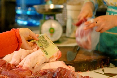 Thực phẩm thiết yếu không "đội giá" vì tăng lương