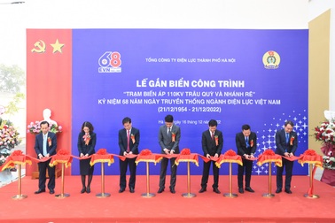 EVNHANOI gắn biển công trình trạm biến áp 110kV Trâu Quỳ