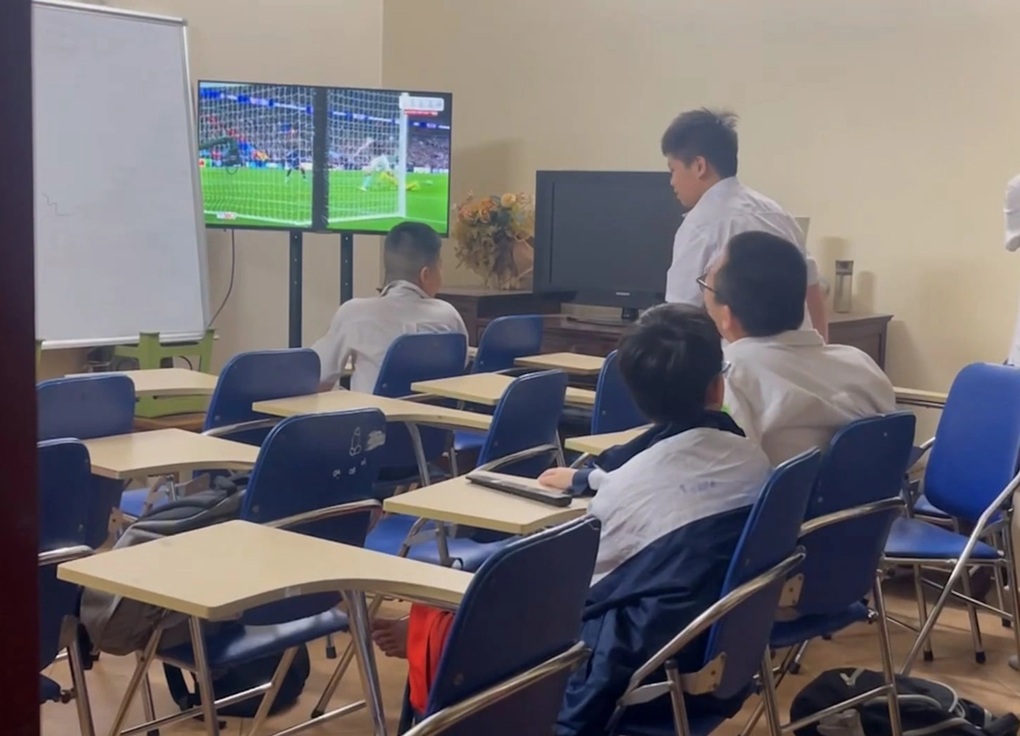 Lập biên bản, tạm dừng cơ sở dạy thêm hơn 500 học sinh ở Hà Nội - 2 Lập biên bản, tạm dừng cơ sở dạy thêm hơn 500 học sinh ở Hà Nội - 2