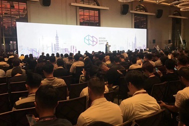 Tour diễn thuyết vòng quanh thế giới của DCC đã bắt đầu