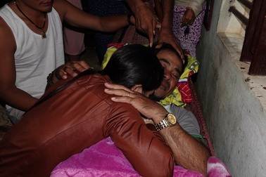 Vỡ òa khoảnh khắc 3 ngư dân từ cõi chết trở về đoàn tụ gia đình