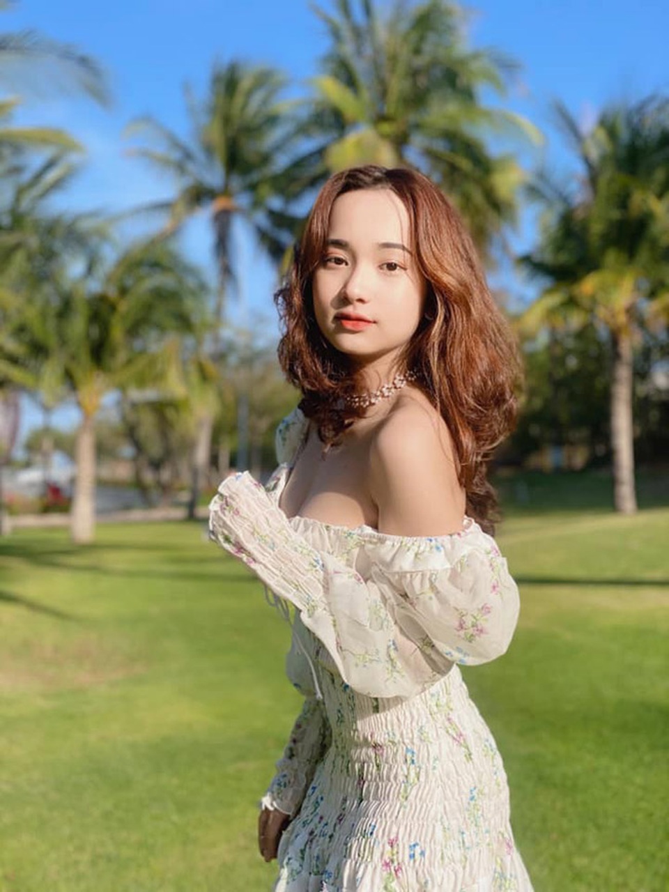 Vẻ đẹp ngọt ngào của nữ sinh Kinh tế khiến dân mạng tan chảy - 1 Vẻ đẹp ngọt ngào của nữ sinh Kinh tế khiến dân mạng tan chảy - 1