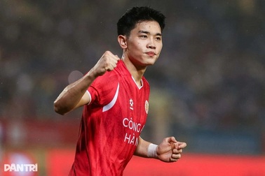 Đình Bắc lập hat-trick, CLB Công an Hà Nội tiến gần ngôi vô địch