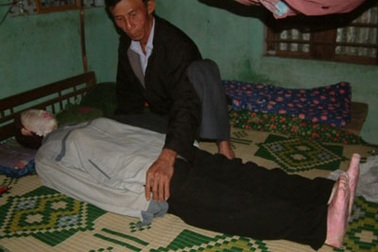 Vụ chồng ôm xác vợ: “Tình yêu ông Vân dành cho vợ quá kỳ cục”