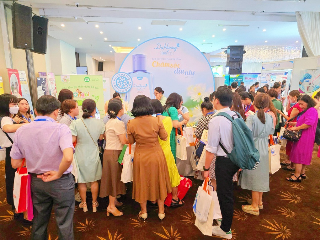 Dạ Hương Daily Fresh được giới thiệu tại hội nghị sản phụ khoa - 2 Dạ Hương Daily Fresh được giới thiệu tại hội nghị sản phụ khoa - 2