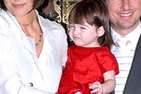 Katie Holmes: “Con gái tôi thông minh và đáng yêu”