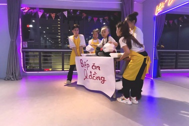 Vũ điệu "Bếp ăn 0 đồng" do các dancer nhí thể hiện