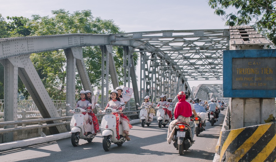 Nữ sinh xinh đẹp trổ tài ở vòng Bán kết Hoa khôi Đại học Huế 2020 - 3 Nữ sinh xinh đẹp trổ tài ở vòng Bán kết Hoa khôi Đại học Huế 2020 - 3