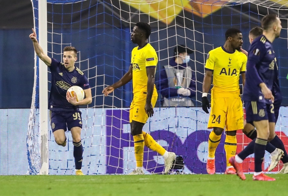 Những khoảnh khắc Mislav Orsic hủy diệt Tottenham của Mourinho - 10 Những khoảnh khắc Mislav Orsic hủy diệt Tottenham của Mourinho - 10