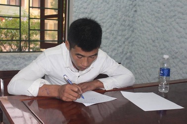 Nam thanh niên liều lĩnh xông vào chốt gác tàu cướp tiền lúc nửa đêm