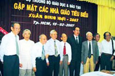 Đầu Xuân bàn chuyện phát triển giáo dục 