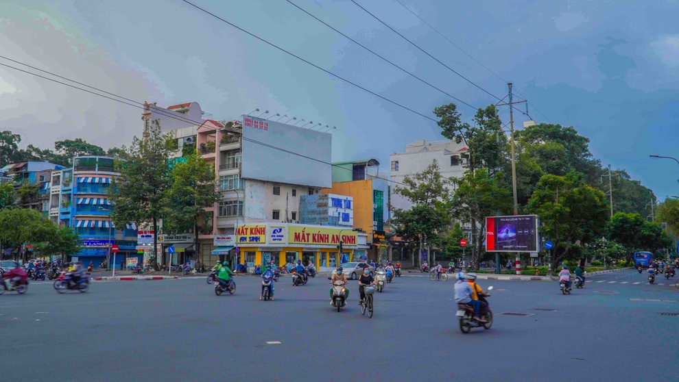 Ảnh hưởng bởi dịch Covid-19, xe ôm truyền thống gian nan kiếm sống - 5 Ảnh hưởng bởi dịch Covid-19, xe ôm truyền thống gian nan kiếm sống - 5