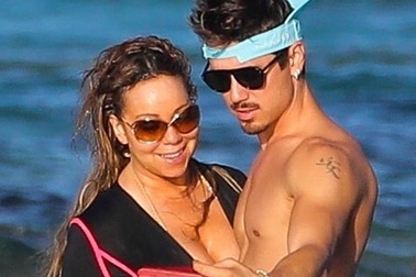 Mariah Carey đi nghỉ mát cùng bạn trai kém 13 tuổi