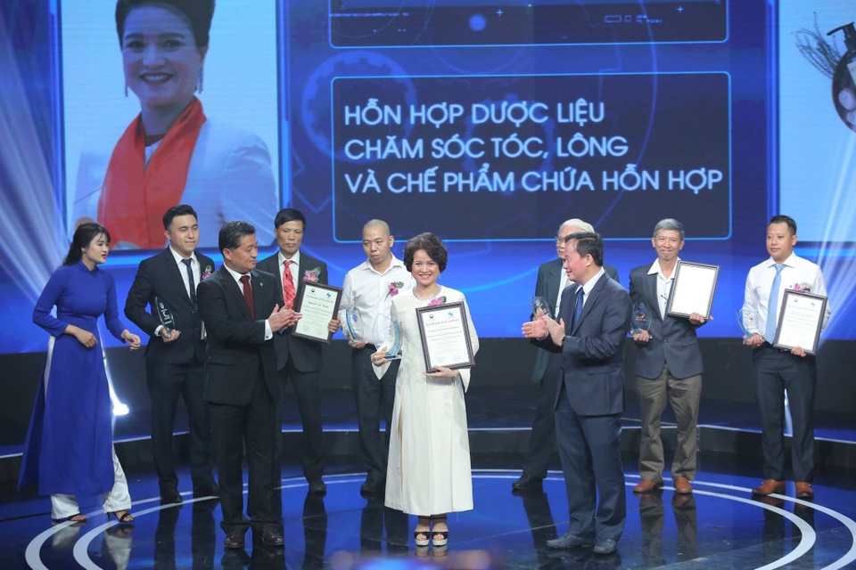 Phó TGĐ Nguyễn Thị Hương Liên của Sao Thái Dương chia sẻ triết lý kinh doanh bền vững - 3 Phó TGĐ Nguyễn Thị Hương Liên của Sao Thái Dương chia sẻ triết lý kinh doanh bền vững - 3