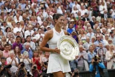 Đánh bại “lão tướng” Venus Williams, Muguruza lần đầu vô địch Wimbledon