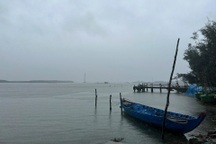 Chìm phà chở 14 người ở Quảng Nam