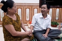 Thầy giáo trả lại 25 triệu đồng cho người đánh rơi