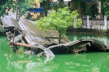 Nơi lưu giữ mảnh xác B52 xuống cấp trầm trọng, tường rào vỡ vụn