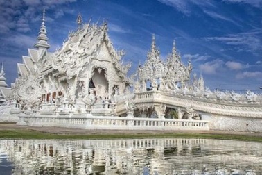 Khám phá ngôi đền trắng kỳ dị ở Thái Lan