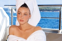 Dâu cả nhà Beckham khẳng định mình: Chụp ảnh táo bạo, nỗ lực đóng phim