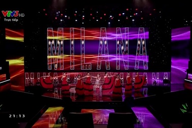 Milana thể hiện ca khúc "Ô mê ly".