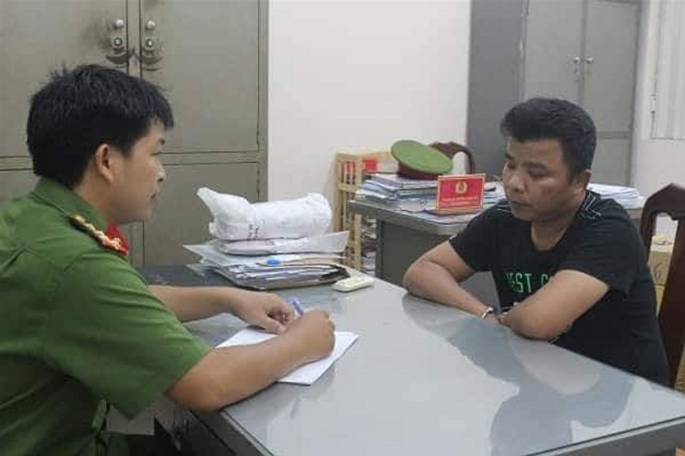 Khởi tố đối tượng cầm đầu nhóm khống chế giám đốc bệnh viện đòi nợ - 1 Khởi tố đối tượng cầm đầu nhóm khống chế giám đốc bệnh viện đòi nợ - 1