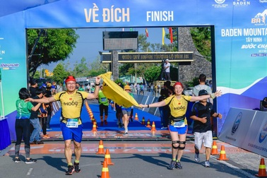 Cận cảnh đường chạy cực chất giải chạy BaDen Mountain Marathon