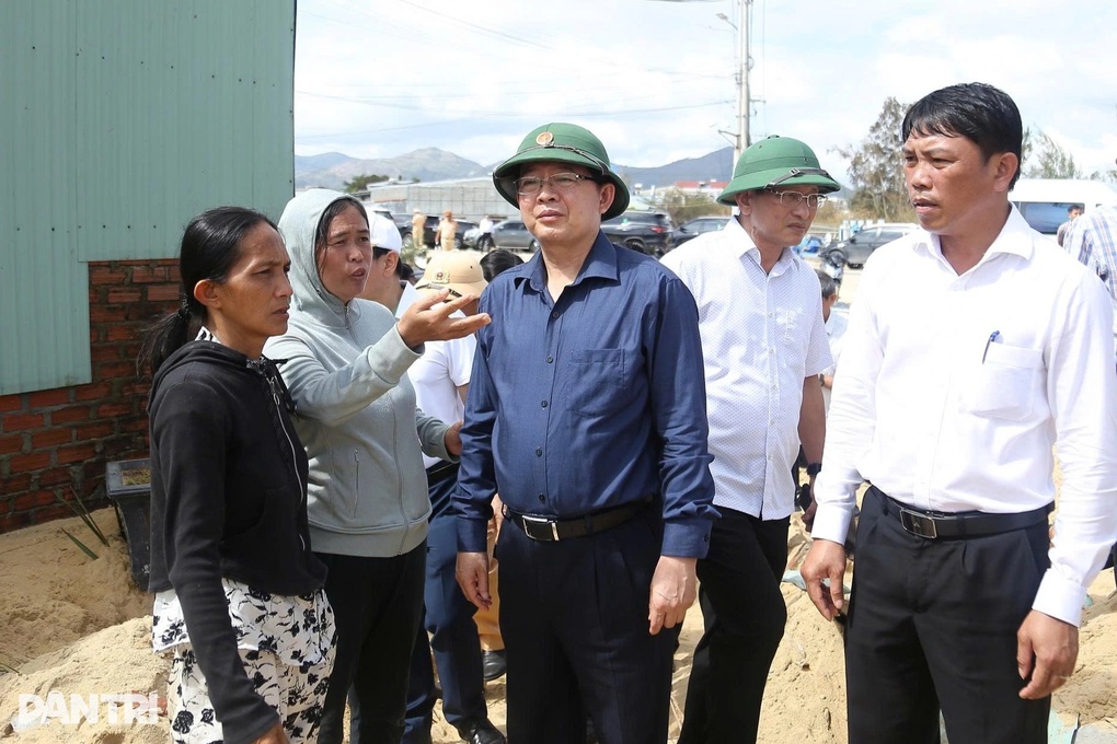 Memastikan jaminan sosial agar masyarakat dapat segera menstabilkan kehidupan mereka setelah badai - 1 Đảm bảo an sinh để người dân sớm ổn định cuộc sống sau bão - 1