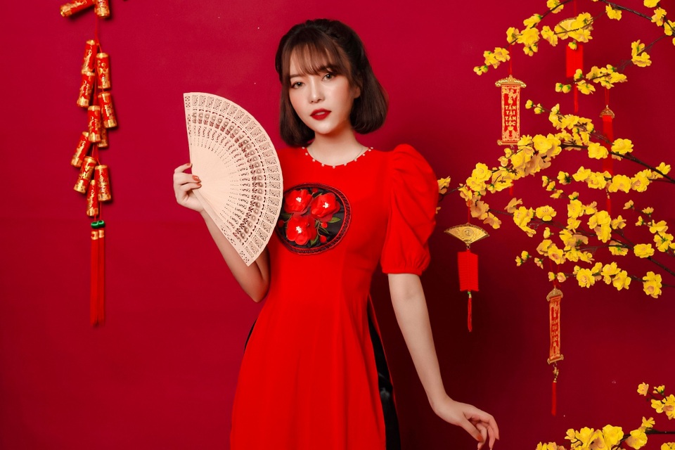 Thán Uy - hot blogger đa tài, gợi cảm lại có tính cách rất… đàn ông - 2 Thán Uy - hot blogger đa tài, gợi cảm lại có tính cách rất… đàn ông - 2