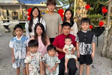 Malaysia: Gia đình 8 con mỗi tháng tiêu 33 triệu đồng, 2 ngày hết 1 hộp sữa