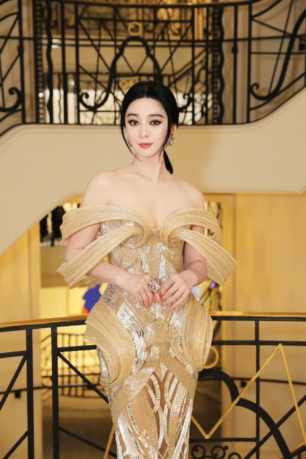 Trở lại Cannes, mỹ nhân Sắc, Giới Thang Duy được chào đón nồng nhiệt - 14 Trở lại Cannes, mỹ nhân Sắc, Giới Thang Duy được chào đón nồng nhiệt - 14
