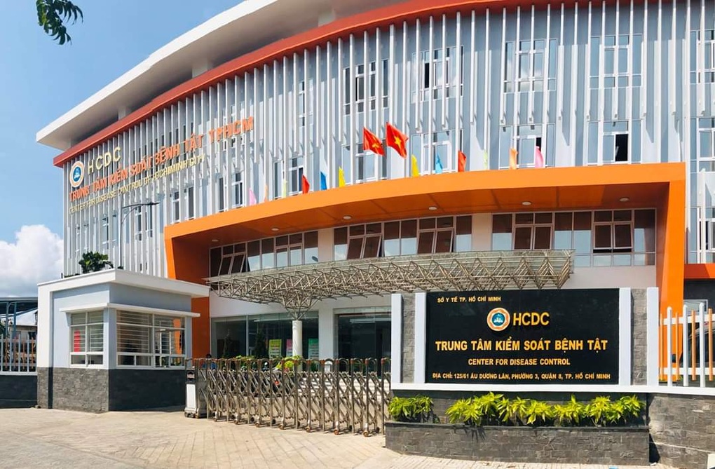 Những gói thầu y tế mua bán qua nhiều khâu, nâng giá cao bất thường - 1 Những gói thầu y tế mua bán qua nhiều khâu, nâng giá cao bất thường - 1