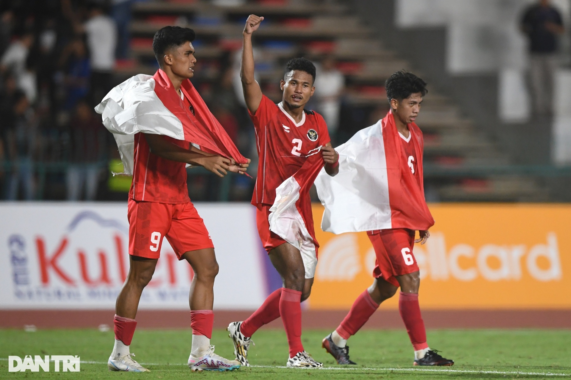 Beckham bật khóc sau khoảnh khắc thay đổi lịch sử bóng đá Indonesia - 9 Beckham bật khóc sau khoảnh khắc thay đổi lịch sử bóng đá Indonesia - 9