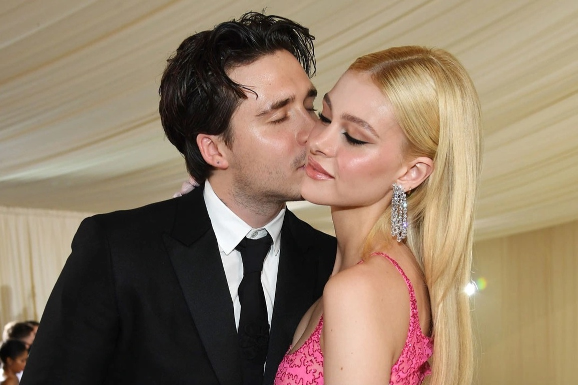 Lễ cưới của cậu cả nhà Beckham xa hoa vượt xa lễ cưới của cha mẹ - 4